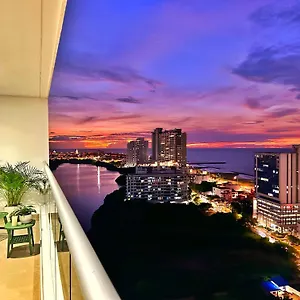 Espectacular Apartamento Piso Alto Con Excelente Vista Al Mar Y A La Ciudad Amurallada Apartment
